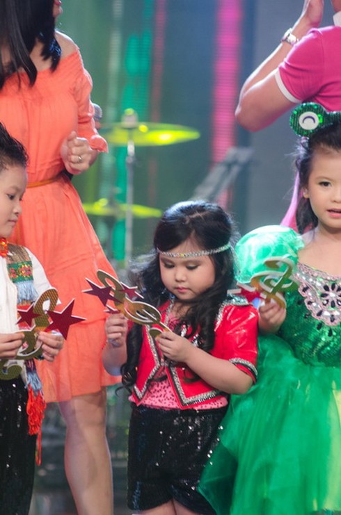 Bé 'Bánh rán' 5 tuổi khiến giám khảo Đồ Rê Mí phát cuồng