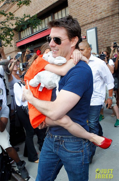 Tom Cruise lần đầu gặp con gái sau ly hôn