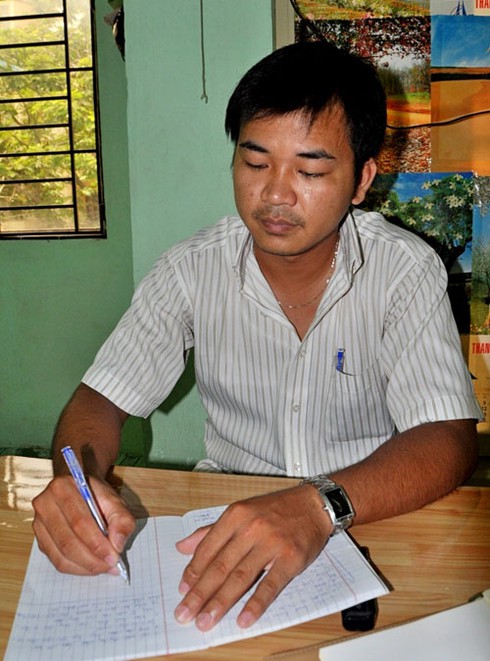 Từ cậu bé bụi đời trở thành thầy giáo tiếng Anh