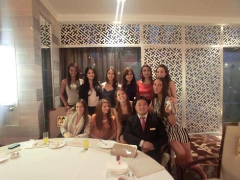 Hình ảnh đầu tiên của Hoàng My ở Miss World