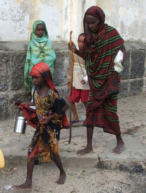 Hạn hán kinh hoàng, trại tị nạn châu Phi quá tải