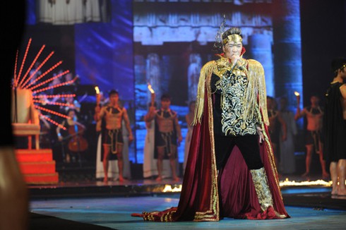 Mr Đàm 'làm vua' trong liveshow 'Số phận'