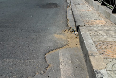 Cầu 350 tỷ đồng nứt mố sau hơn 1 năm sử dụng