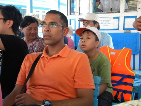 Du lịch bốn đảo ở Nha Trang: Sốc vì `văn hóa dung tục`