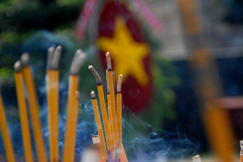 Thăm nơi yên nghỉ của những anh hùng quả cảm