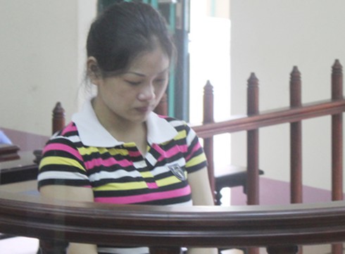 Tú bà dùng trai trẻ dụ bán thiếu nữ vào động