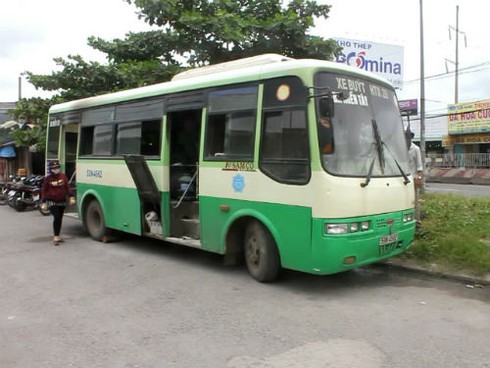 Xe buýt bỗng nhiên bốc cháy