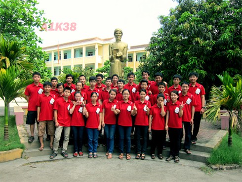 Một lớp trường chuyên Phan Bội Châu có ba thủ khoa