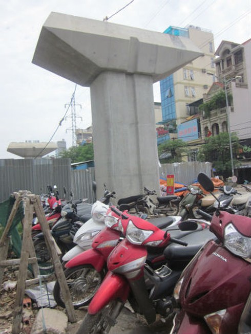 Đường sắt trên cao Hà Nội thi công cầm chừng