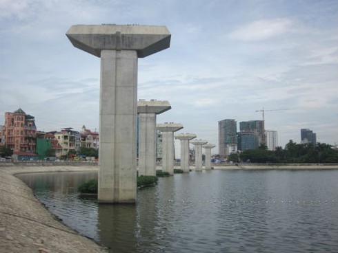 Đường sắt trên cao Hà Nội thi công cầm chừng
