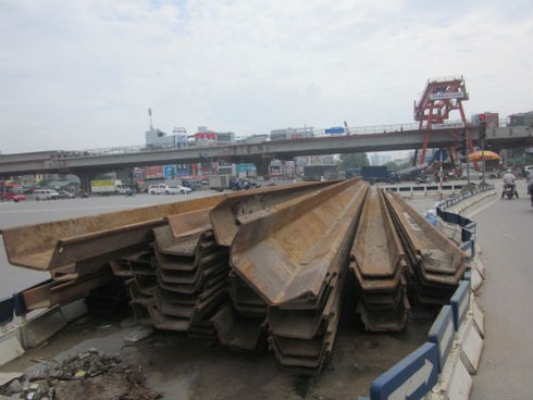 Đường sắt trên cao Hà Nội thi công cầm chừng