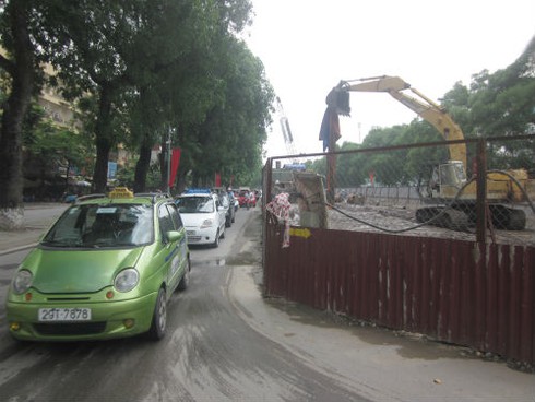 Đường sắt trên cao Hà Nội thi công cầm chừng