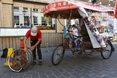 Đạp xe từ Trung Quốc đến Luân Đôn tham dự Olympics