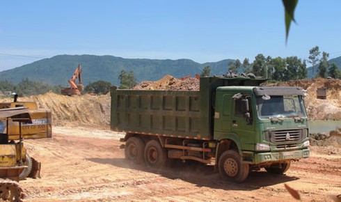 Huyện náo loạn vì siêu dự án san lấp mặt bằng