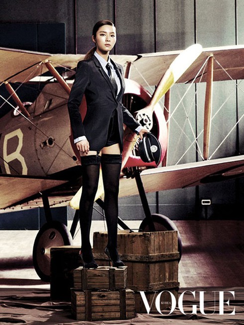 ‘Bạn gái’ Bi (Rain) đắt khách tạp chí