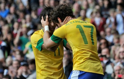 Brazil rộng cửa vô địch khi cuộc chơi thiếu Tây Ban Nha