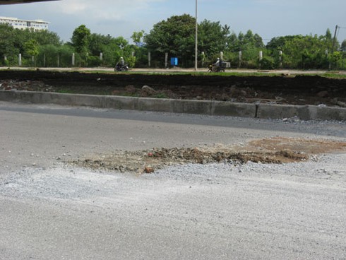 Đường nghìn tỷ vừa hoàn thiện lại bị đào xới