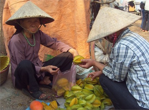 Nét chợ quê còn sót lại ở Hà thành