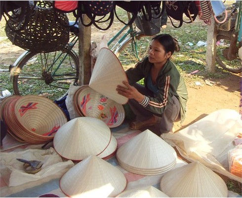 Nét chợ quê còn sót lại ở Hà thành