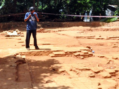 “Mỏ vàng” di tích Việt – Chăm trước nguy cơ `Cự Đà` thứ hai