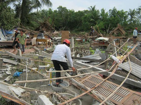 Nhiều tỷ đồng cứu trợ những hộ dân bị lốc xoáy