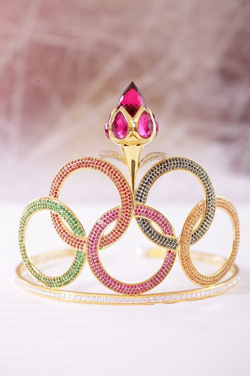 Cận cảnh vương miện Miss Sport trị giá bạc tỉ