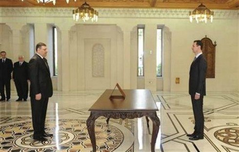 Thủ tướng Syria đào tẩu