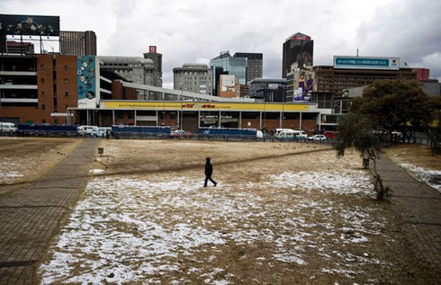 Nam Phi hào hứng đón tuyết rơi