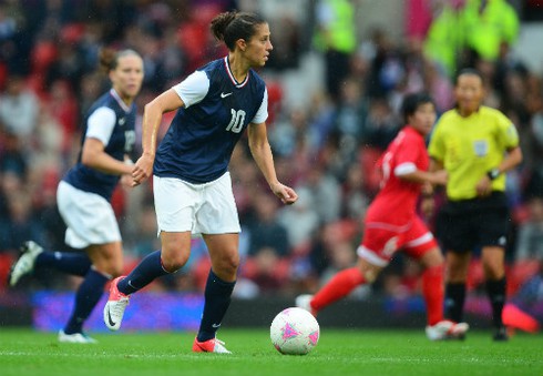 Pha sút xa đẳng cấp giúp Mỹ bảo vệ chức vô địch Olympic