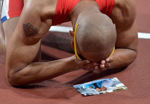 Muôn vẻ cách ăn mừng của các nhà vô địch Olympic