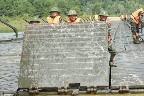 Quân đội diễn tập cứu hộ cứu nạn quy mô lớn