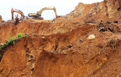 Núi Hồng Lĩnh kỳ vĩ bị `xẻ thịt` bán