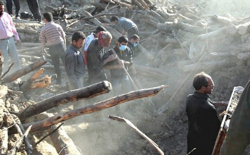 Mỹ tuyên bố sẵn sàng giúp Iran giải quyết hậu quả động đất