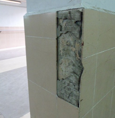 Hầm đường bộ Ngã Tư Sở 'bốc mùi'