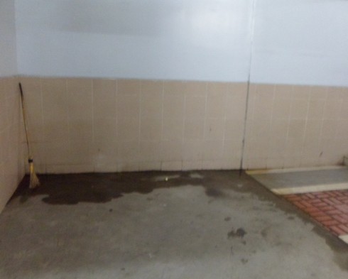 Hầm đường bộ Ngã Tư Sở 'bốc mùi'