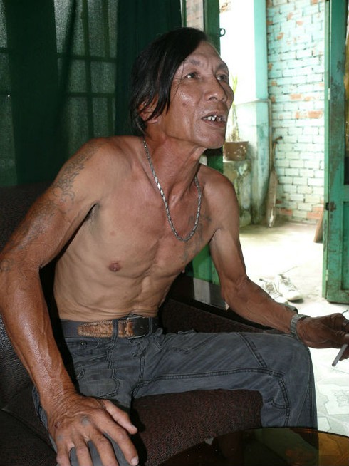 'Ông trùm' phu mộ ở trường bắn tử tù