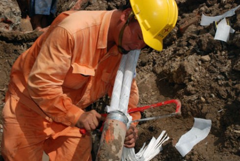 Hà Nội: Điện lực thi công ẩu gây mất điện hàng loạt