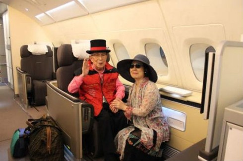 Cụ già 106 tuổi đi vòng quanh thế giới bằng giao thông công cộng