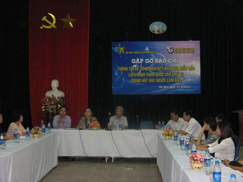 Liên hoan toàn quốc lần thứ 3 giọng hát hay người làm báo