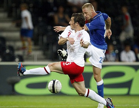 HLV Ferguson chia tay MU trong 2 năm nữa