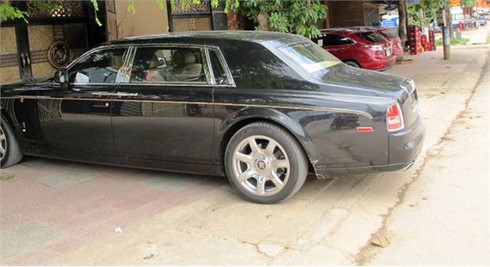 Siêu xe 35 tỷ ở Hà Tĩnh chạy nhiều tháng không treo biển