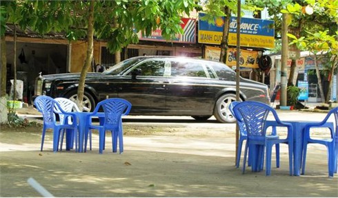 Siêu xe 35 tỷ ở Hà Tĩnh chạy nhiều tháng không treo biển