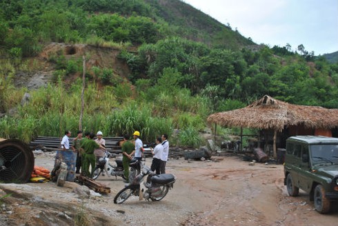 Vụ sập thủy điện: Nhà thầu Trung Quốc lợi dụng phá hiện trường