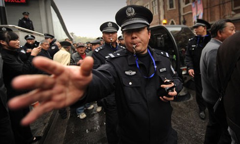 Hàng loạt nhà báo nước ngoài bị hành hung ở Trung Quốc