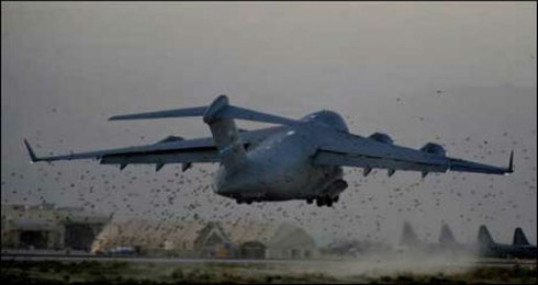 Máy bay của Chỉ huy trưởng liên quân Hoa Kỳ bị bắn rocket