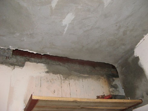 Hà Nội: Nơm nớp vì “hà bá” nuốt nhà