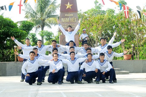 Triển lãm ảnh Trường Sa mừng Quốc khánh 2/9