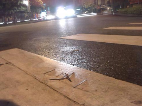 'Thủ phạm' đinh tặc trên đường Kim Mã: bao tải thủng