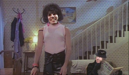 Biếm họa vụ chuyển nhượng bom tấn Van Persie của MU