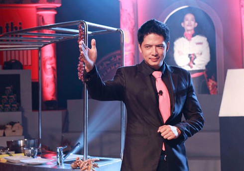 Vì sao diễn viên đắt show làm MC?